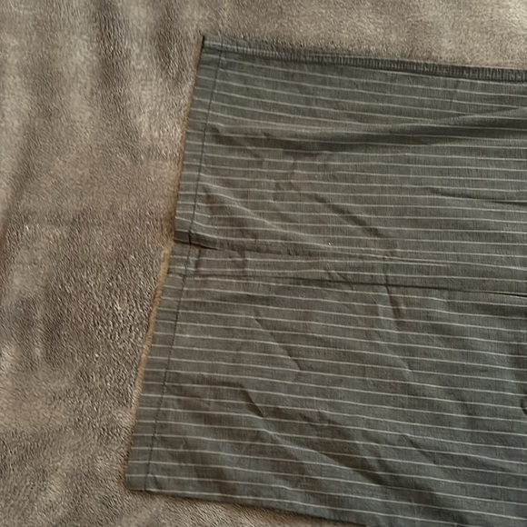 Men’s Back Black, size 38x32 grey pint striped pants. New with tags, 100% cotton - Picture 6 of 7